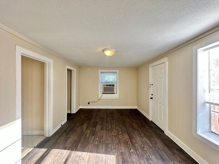 1420 W Houston St #A - Photo 6 of 16
