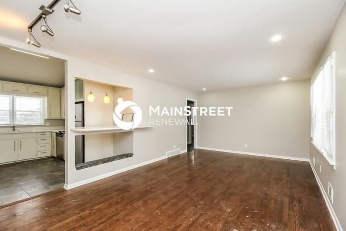 8203 Kenwood Ave - Photo 5 of 17
