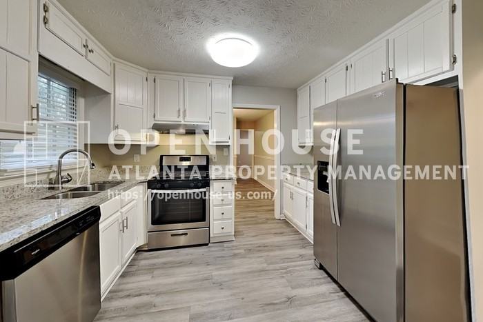 54 Presidential Dr - Photo 6 of 20