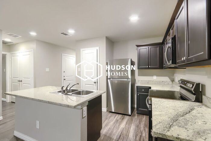 8201 Garfield St - Photo 4 of 14