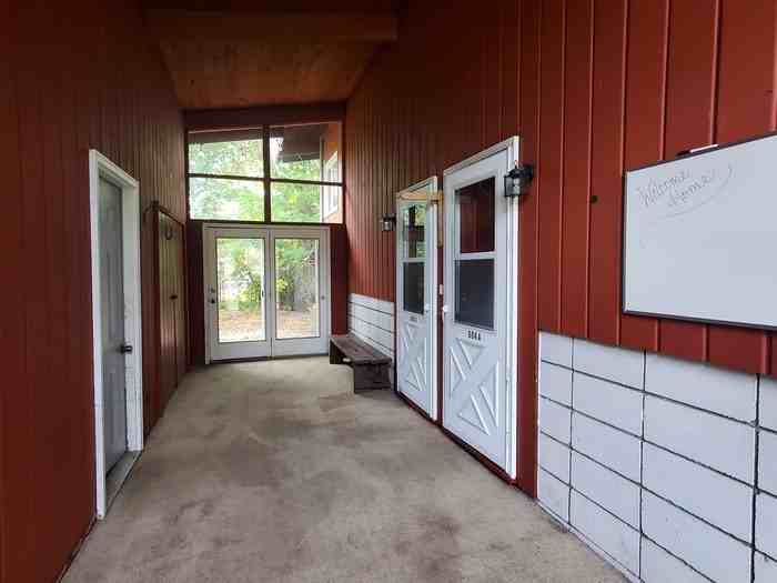 604 Stanford Rd - Photo 3 of 21