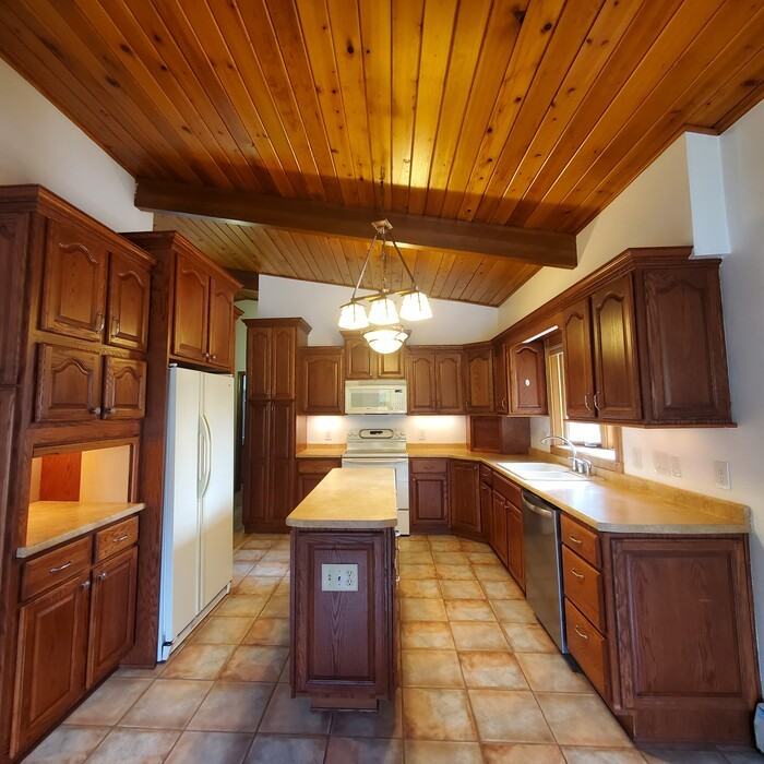 604 Stanford Rd - Photo 7 of 21