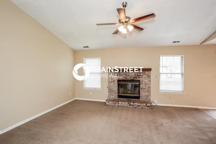 11702 Shannon Pointe Rd - Photo 4 of 16