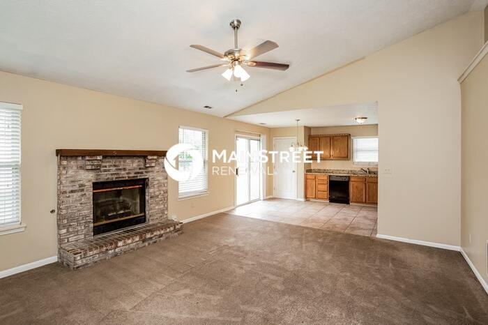 11702 Shannon Pointe Rd - Photo 5 of 16