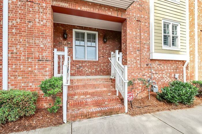 332 Magnolia Ave - Photo 2 of 31