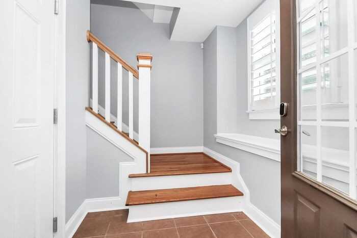 332 Magnolia Ave - Photo 3 of 31