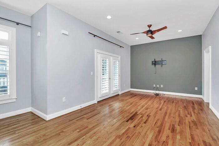 332 Magnolia Ave - Photo 4 of 31