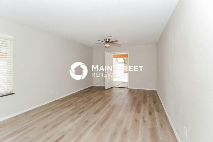 555 N Elm - Photo 4 of 16