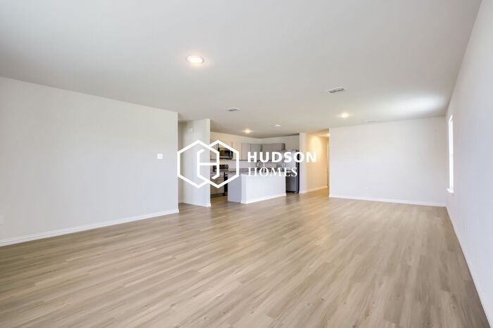 122 Hesed St - Photo 3 of 12