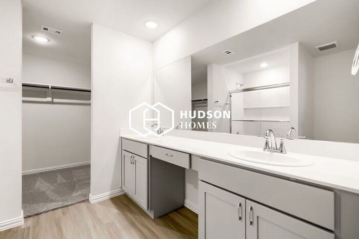 122 Hesed St - Photo 7 of 12