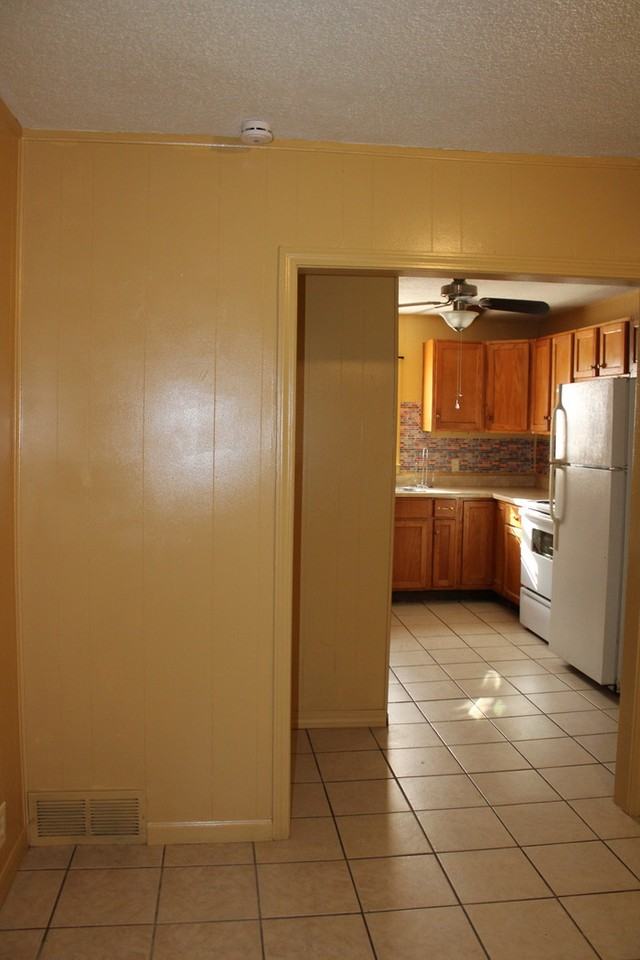 919 Columbia Ave #B - Photo 4 of 6