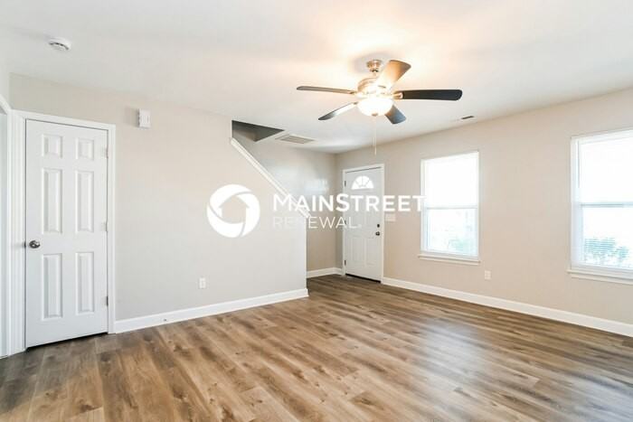 1211 Pinehaven Ct - Photo 3 of 15