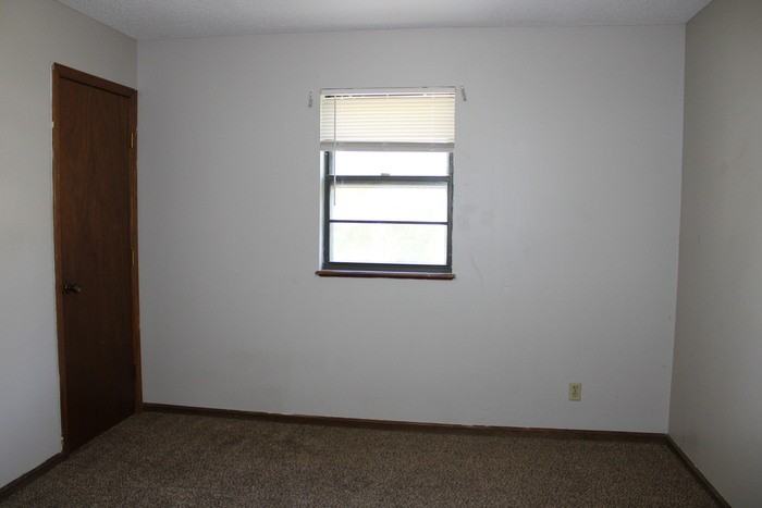 1218 10th Ave - Photo 5 of 7