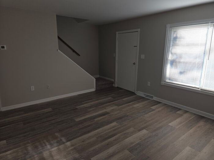 620 N Terrace Dr - Photo 2 of 19