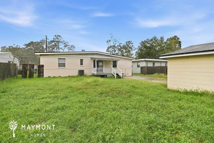 10235 Briarcliff Rd E - Photo 3 of 3