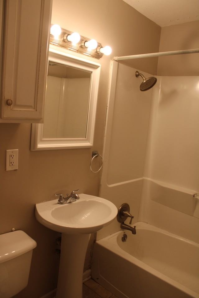 1114 Dakota St - Photo 3 of 6