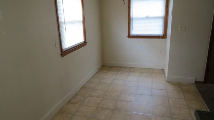 685 Savannah Dr - Photo 3 of 8