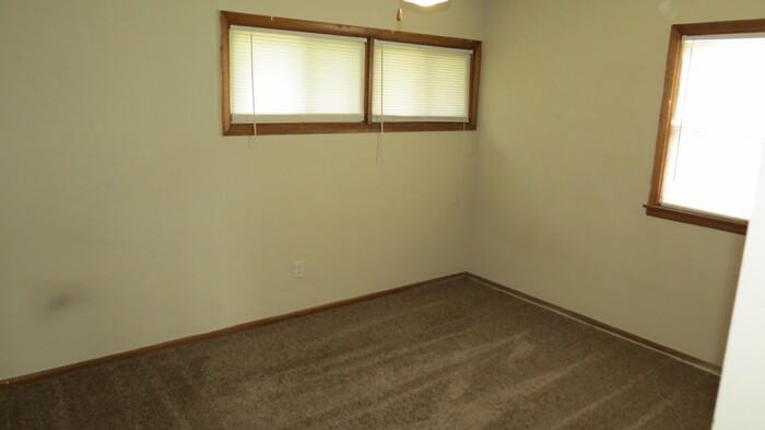 685 Savannah Dr - Photo 4 of 8