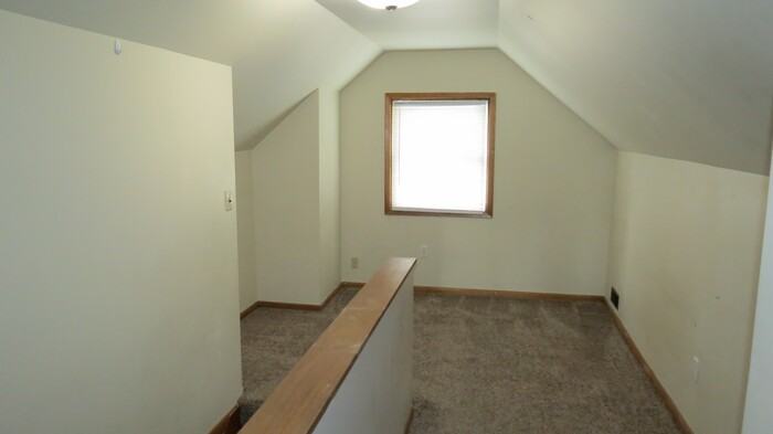 685 Savannah Dr - Photo 6 of 8