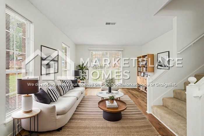 2070 Hunters Ridge Dr - Photo 4 of 23
