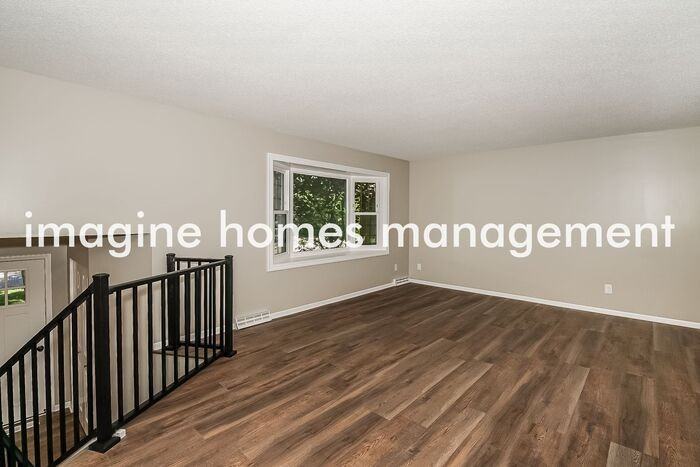 7908 Louisiana Ave N - Photo 3 of 19