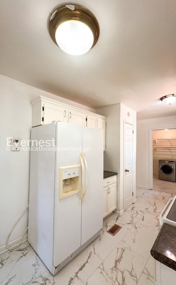 1368 Tomahawk Rd - Photo 5 of 23