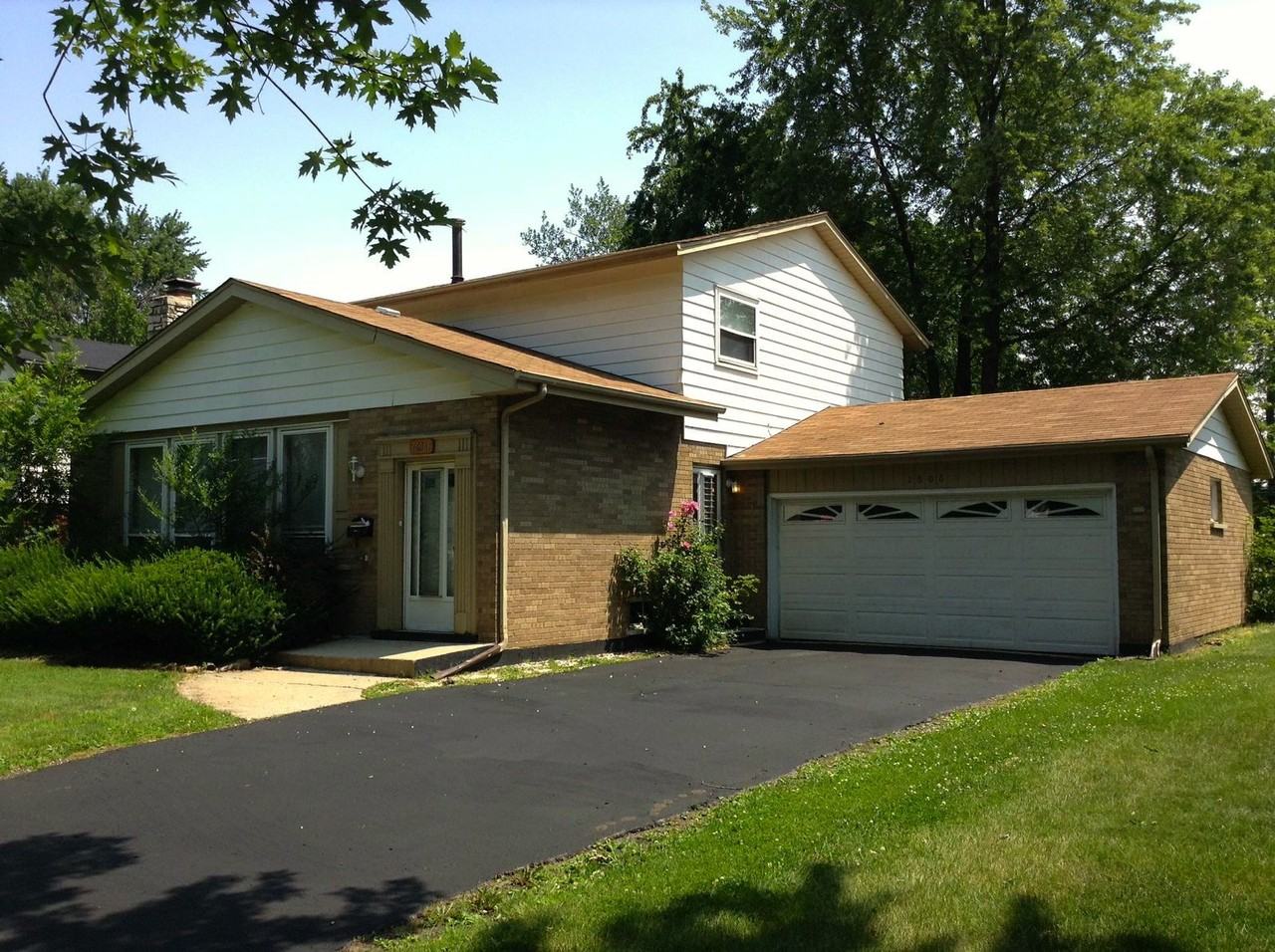 16061 Avalon Ave - Photo 2 of 15