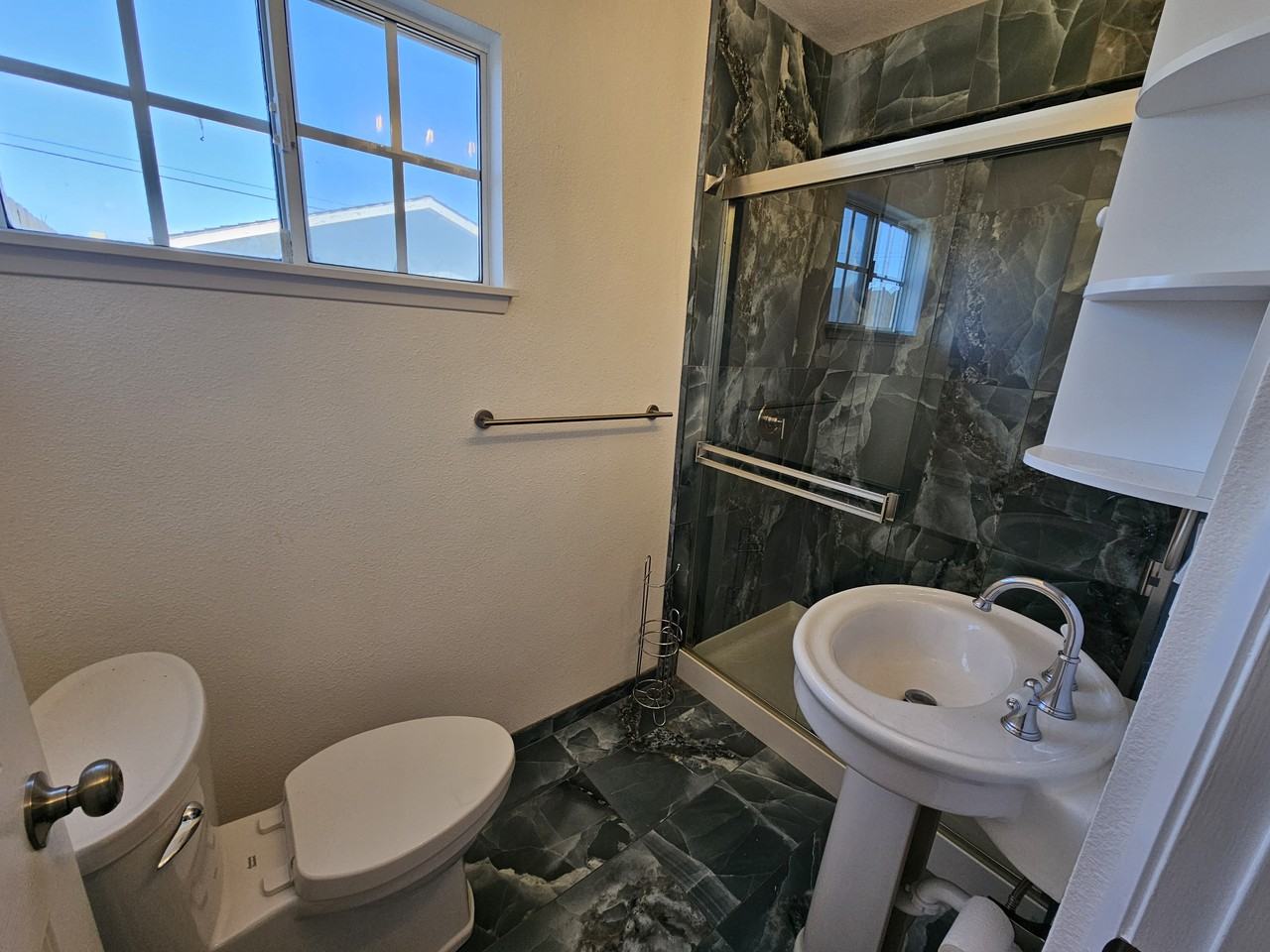 989 Brookside Ave #NA - Photo 2 of 3