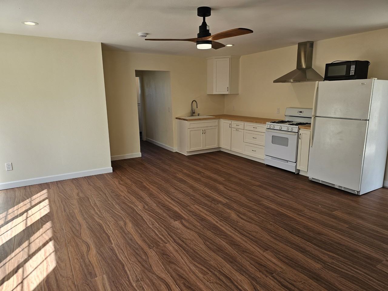 989 Brookside Ave #NA - Photo 3 of 3