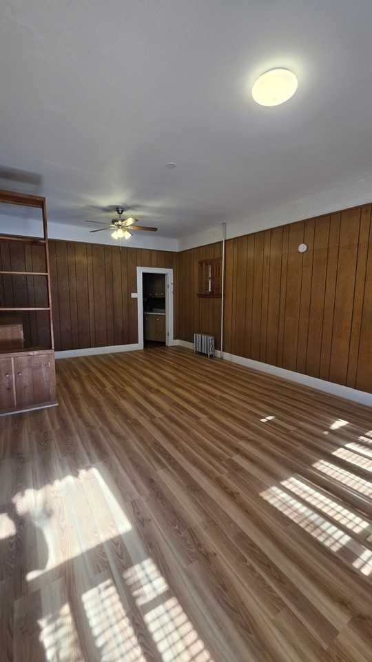 40 King St #1 - Photo 5 of 8