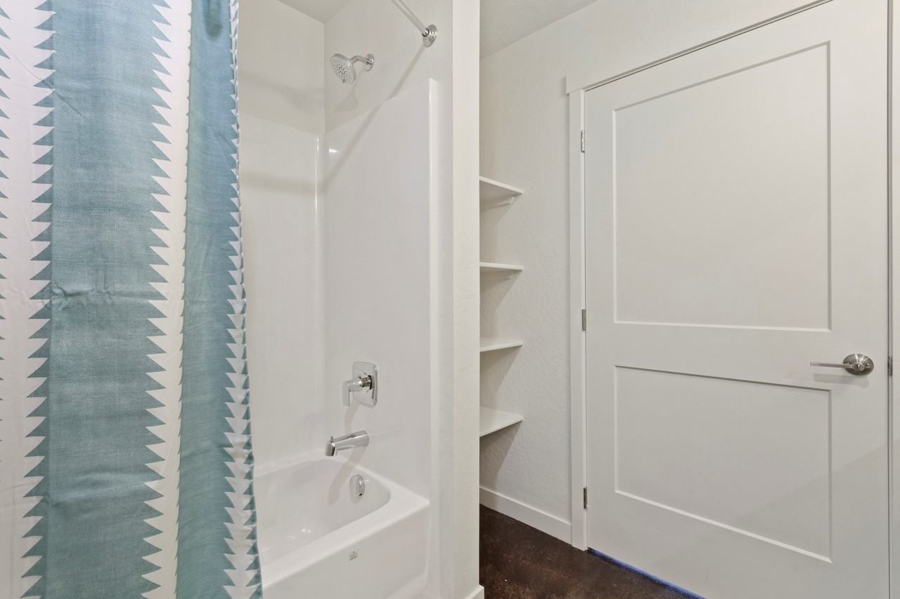 306 E Rr Ave #D102 - Photo 2 of 15