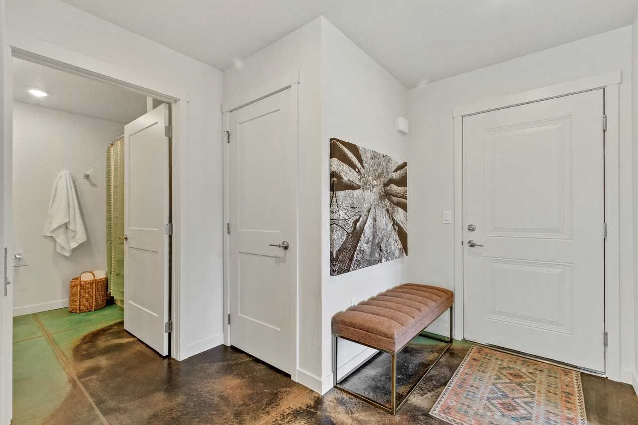 306 E Rr Ave #D102 - Photo 4 of 15