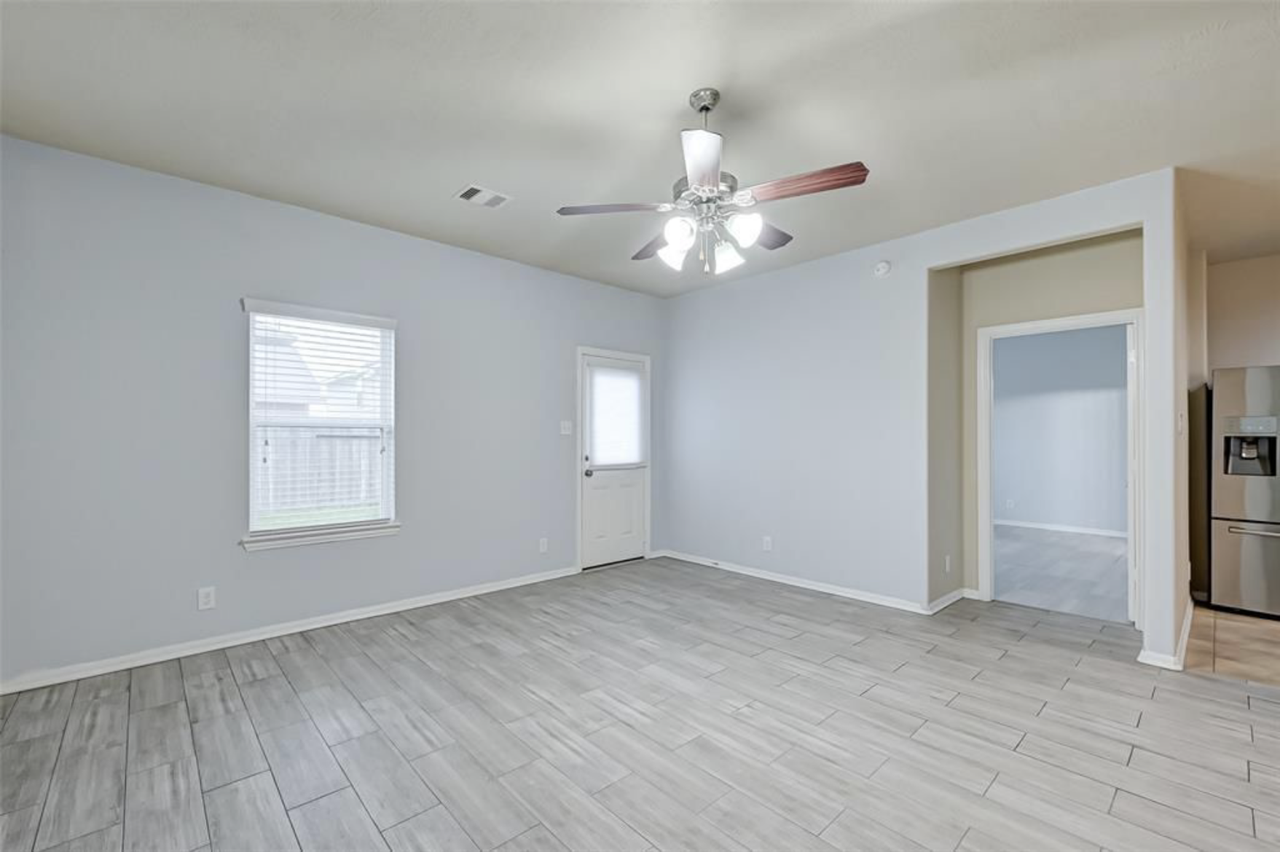 2122 Grand Isle Ln #NA - Photo 3 of 35