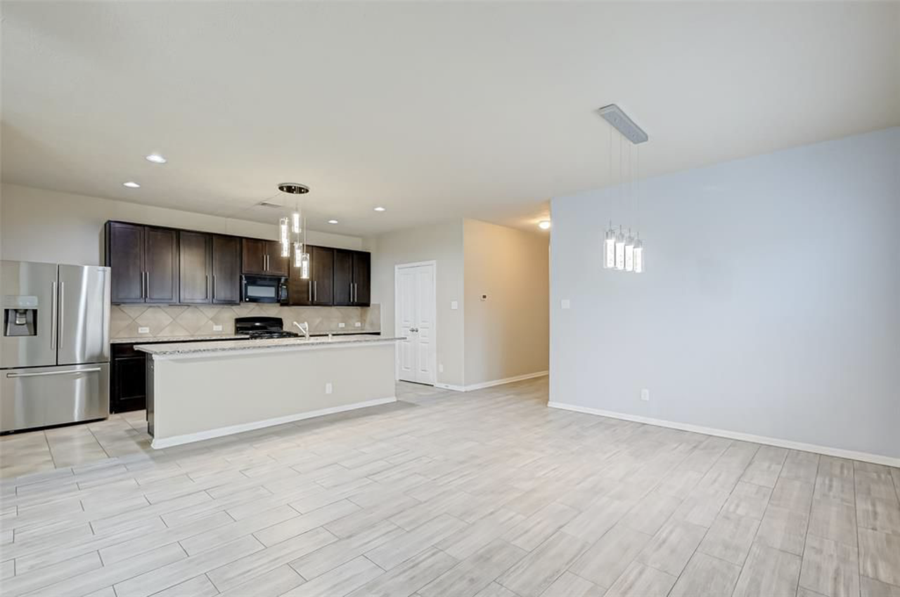 2122 Grand Isle Ln #NA - Photo 4 of 35