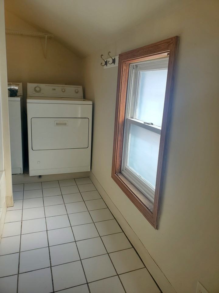 308 S Lake St #NA - Photo 3 of 9