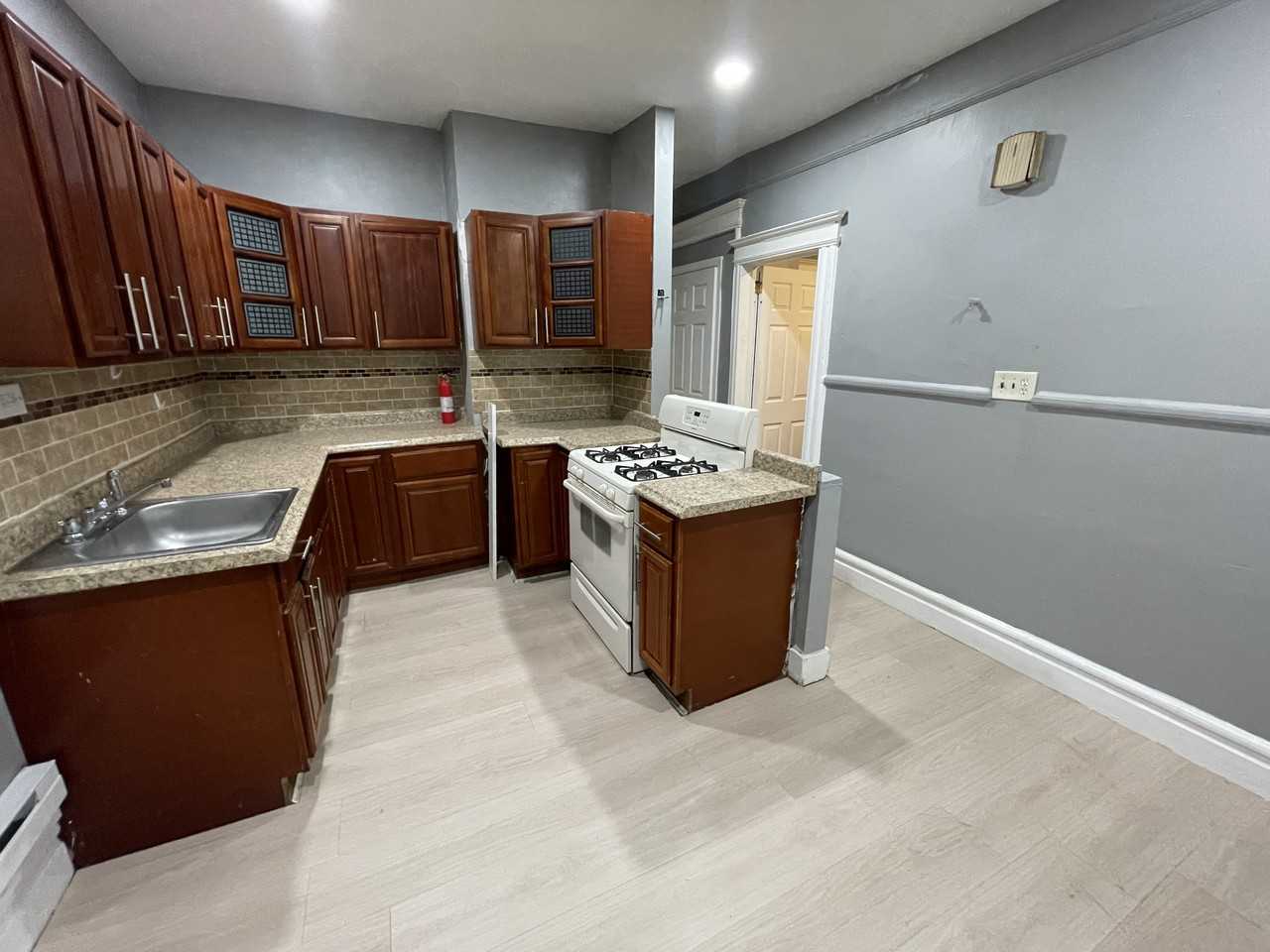 64 Lindsley Ave #3 - Photo 5 of 11