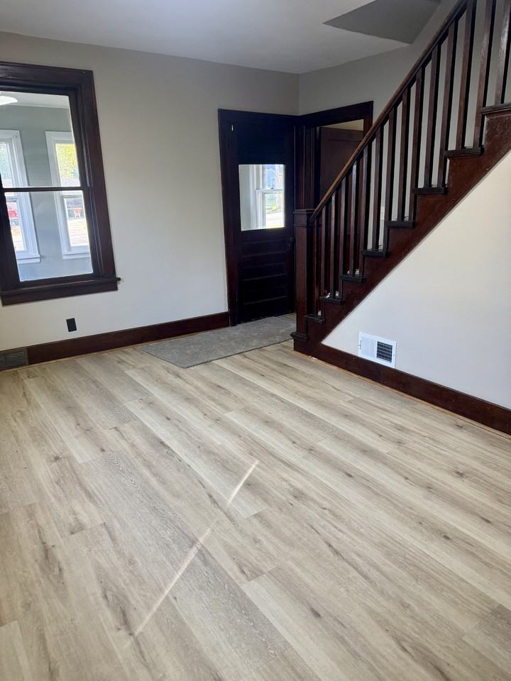 412 Hillsdale St #NA - Photo 5 of 10