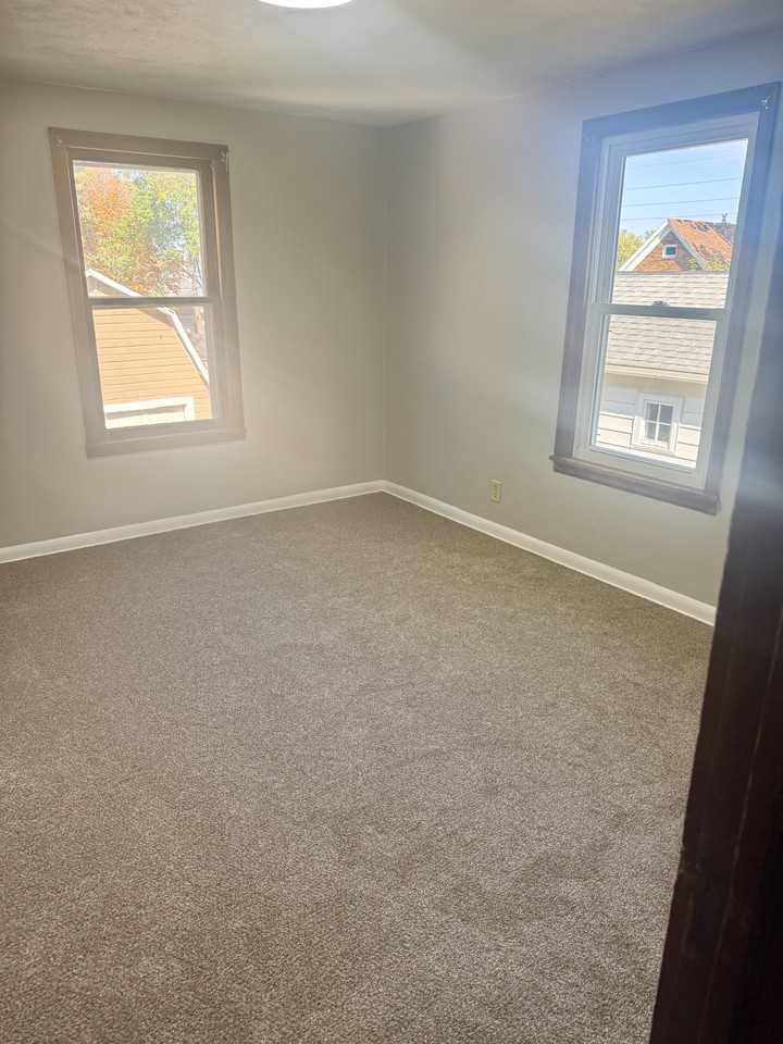 412 Hillsdale St #NA - Photo 6 of 10