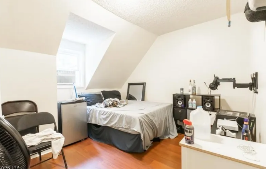 104 4th St #3 - Photo 5 of 6