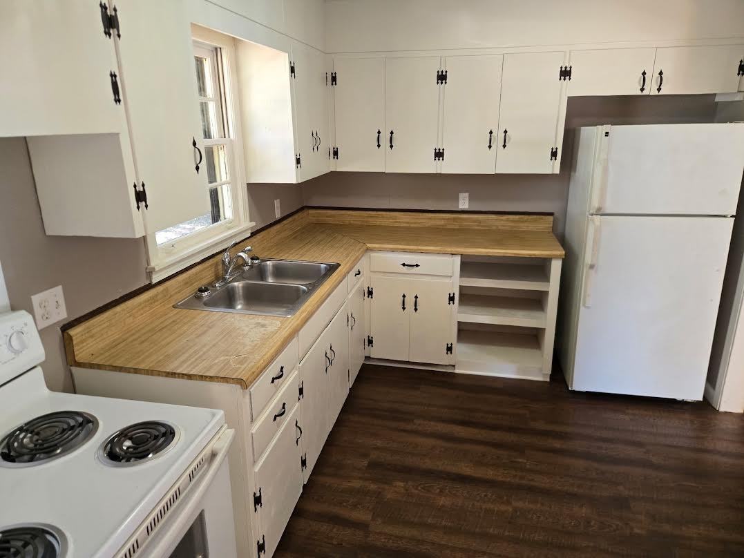 215 Robinwood Cir #NA - Photo 4 of 10