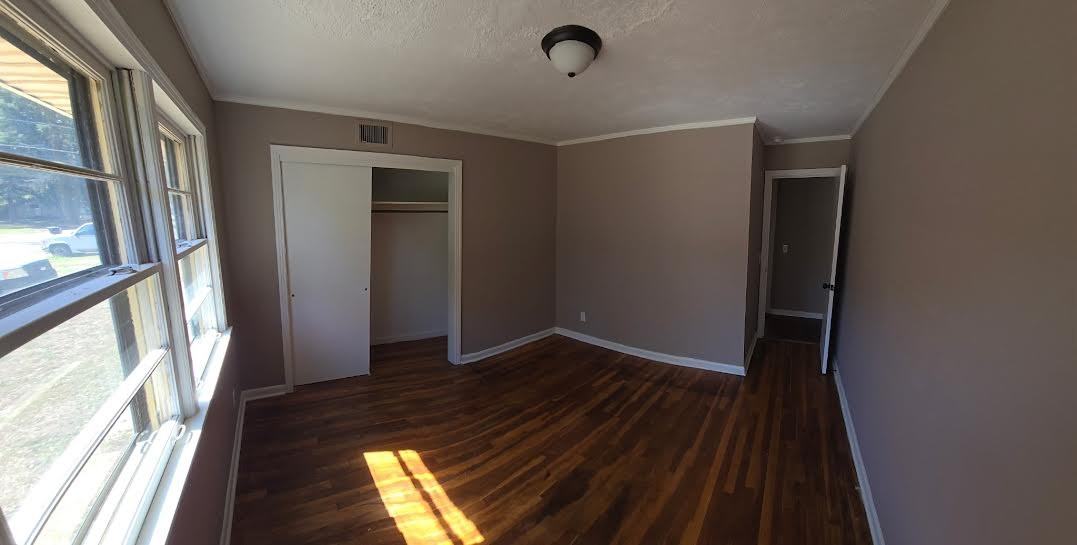 215 Robinwood Cir #NA - Photo 7 of 10