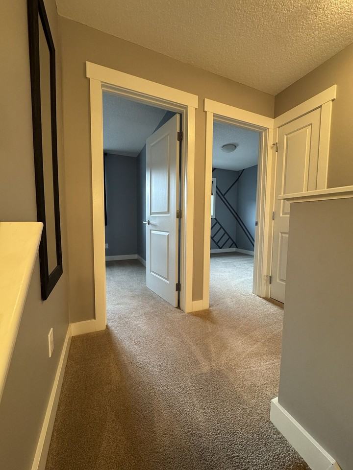 9944 221 St Nw - Photo 5 of 35
