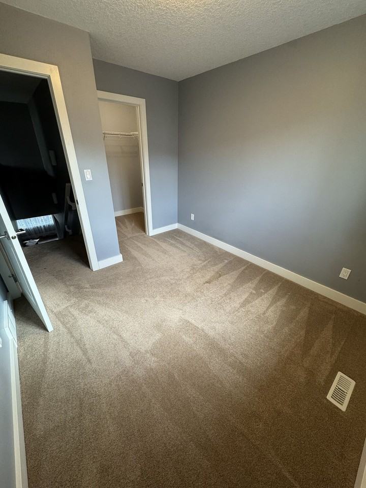 9944 221 St Nw - Photo 7 of 35