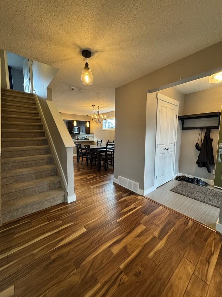 9944 221 St Nw - Photo 3 of 35