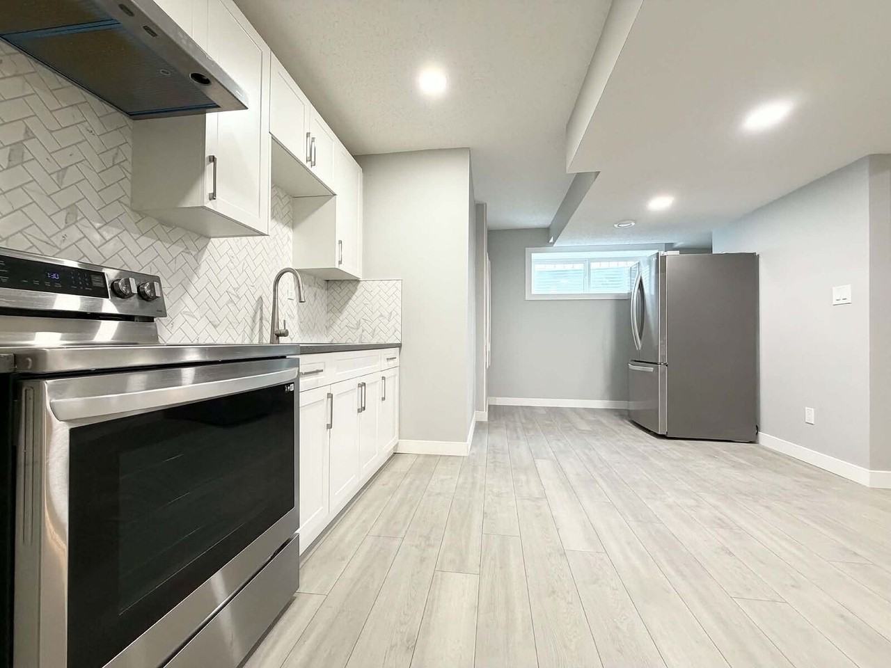 21703 85 Ave Nw - Photo 4 of 12