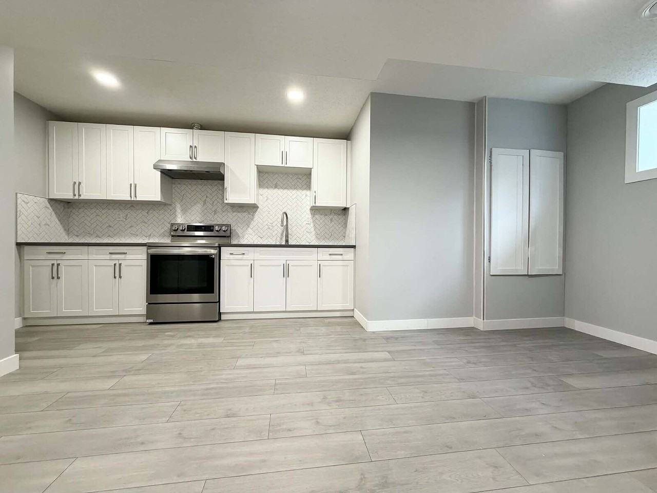 21703 85 Ave Nw - Photo 5 of 12
