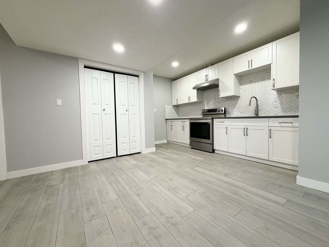21703 85 Ave Nw - Photo 6 of 12