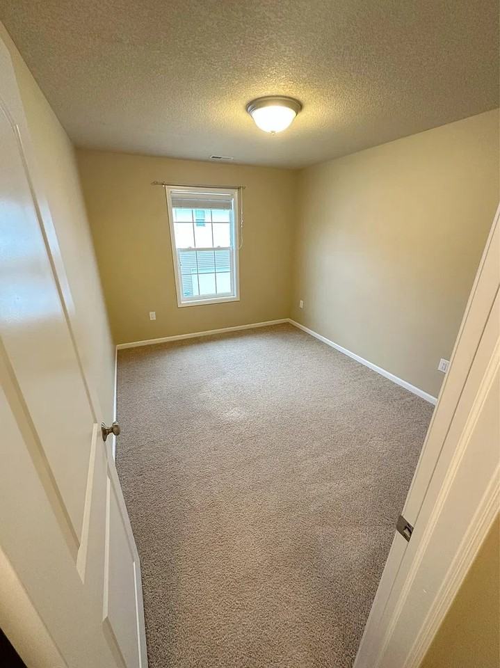 9065 Greenspire Dr #105 - Photo 7 of 20