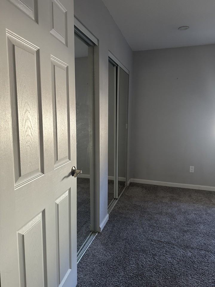 5728 Shadow Creek Dr #2 - Photo 6 of 8