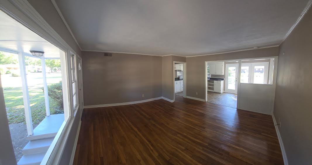 220 Robinwood Cir #NA - Photo 2 of 11
